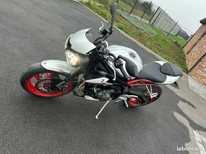 TRIUMPH STREET TRIPLE 765 R