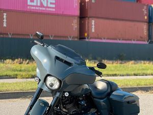 HARLEY-DAVIDSON FLHX STREET GLIDE