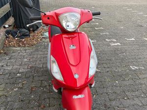 PIAGGIO FLY 4T ROLLER ROT - AUSPUFF DEFEKT