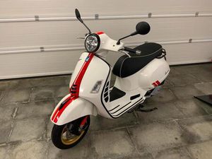 VESPA GTS 125 RACING SIXTIES IN TOP ZUSTAND