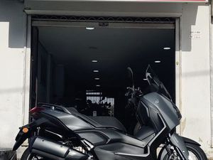 YAMAHA X-MAX 300