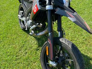 LIMITED EDITION LOW SEAT