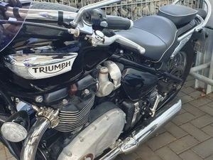TRIUMPH BONNEVILLE SPEEDMASTER