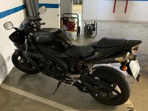 YAMAHA - R1