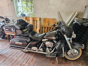 HARLEY DAVIDSON ULTRA CLASSIC NUR 8.000KM 1HD WEIHNACHTSSCHNAPPER
