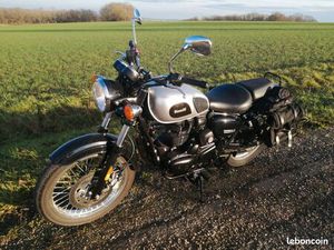 BENELLI IMPÉRIALE 400