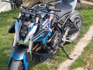 SUZUKI GSX 8S