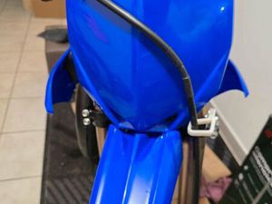 YZ 2022 - ENTRETENUE - COMME NEUVE