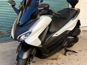 125 FORZA 06/2025 ÉTAT NEUF