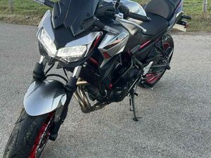 MOTO Z650 KAWASAKI