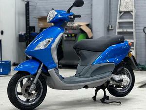 ② PIAGGIO FLY 100 CC 4 TAKT (PIAGGIO FLY 100 CC 4T)