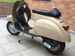 ② VESPA 50 SPECIAL