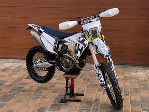HUSQVARNA FE 250 2020 / AKRAPOVIC
