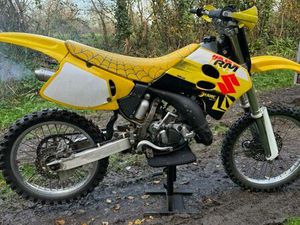 SUZUKI RM 125 (1994) – MOTEUR REFAIT – PRÊTE À ROULER