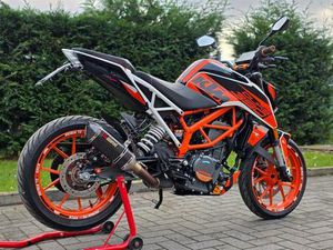② KTM DUKE 390