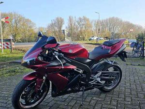 YAMAHA YZF-R1 ROOD