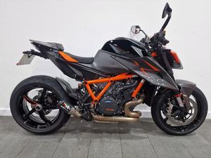 2021 KTM 1290 SUPERDUKE R, AUSTIN RACING SILENCER, CARBON PANELS, TAIL TIDY