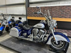 2017 INDIAN MOTORCYCLE® SPRINGFIELD™ BLUE SAPPHIRE OVER STAR SILVER
