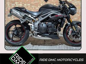 TRIUMPH SPEED TRIPLE RS 1050 2018. FSH. 6465 MILES. TOP SPEC. NICE EXTRAS