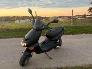 APRILIA SR50 MOTORROLLER SCHWARZ - VOLL FAHRBEREIT