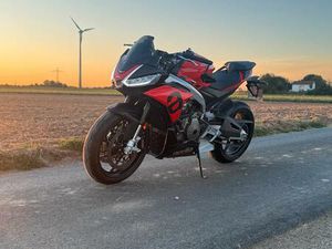 APRILIA TUONO 660 - ERSTZULASSUNG 10/24, NUR 990KM