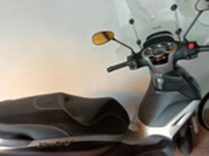 PIAGGIO BEVERLY 350 SPORT