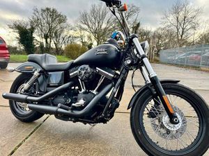 HARLEY-DAVIDSON STREET-BOB POPULAR MODEL ONLY TWO OWNERS EXTRA LOW MILES