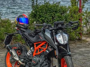 KTM DUKE 390