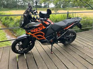 KTM ADVENTURE MOTORRAD SCHWARZ-ORANGE
