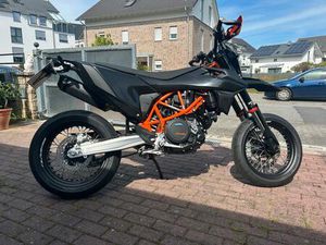 KTM 690 SMC R 1.HAND UNFALLFREI WENIG KM