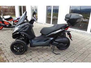 PIAGGIO MP3 300 IN SCHWARZ, GEBRAUCHTFAHRZEUG