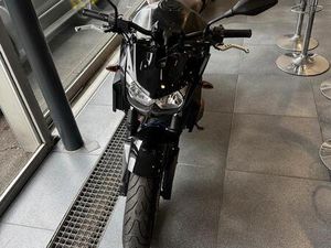 KAWASAKI Z750 2004 - NAKED BIKE IN SCHWARZ