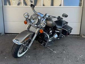 HARLEY-DAVIDSON ROAD KING