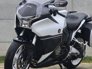 HONDA VFR
