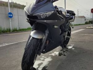 YAMAHA R6
