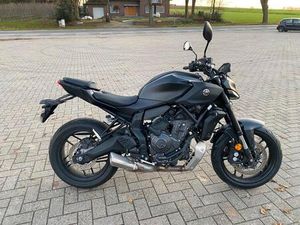 ② MOTO YAMAHA MT07 Y-AMT 2025, PERMIT A2