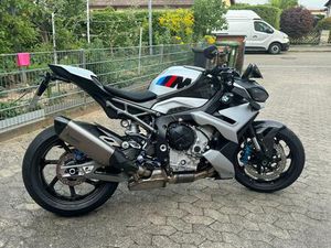 M 1000 R COMPETITION MIT NUR 1000KM