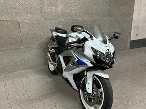 SUZUKI GSX R 600 K9