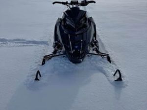 POLARIS SNOWMOBILE * ASSAULT SWITCH* CARFAX * БЕЗ ПЪРВОНАЧАЛНА ВНОСКА