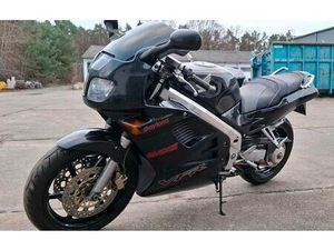 MOTORRAD HONDA VFR 750 RC36