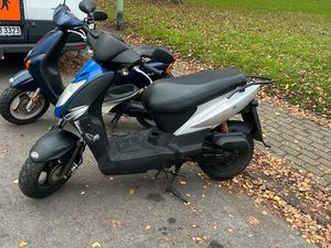 2 MARKEN ROLLER YAMAHA NEOS UND KYMCO