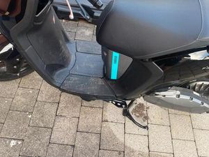 YAMAHA NEOS ELEKTRO ROLLER 50 CCM