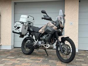 YAMAHA TENERE 660Z MIT TOURATECH UMBAUTEN