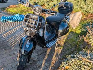 ROMEX TRINITY VESPA STYLE ELEKTRO E-MOPED