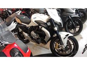 MV AGUSTA BRUTALE 675