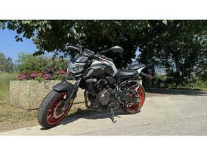 YAMAHA MT07