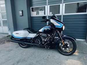 HARLEY DAVIDSON STREET GLIDE SPECIAL FLHXS ARCTIC BLAST NR. 302