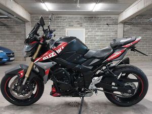 SUZUKI GSR