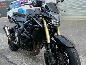 SUZUKI GSR 750