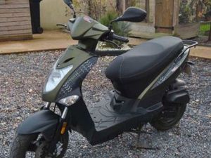 SCOOTER KYMCO 50 CC – TRÈS BON ÉTAT – 2 889 KM SEULEMENT